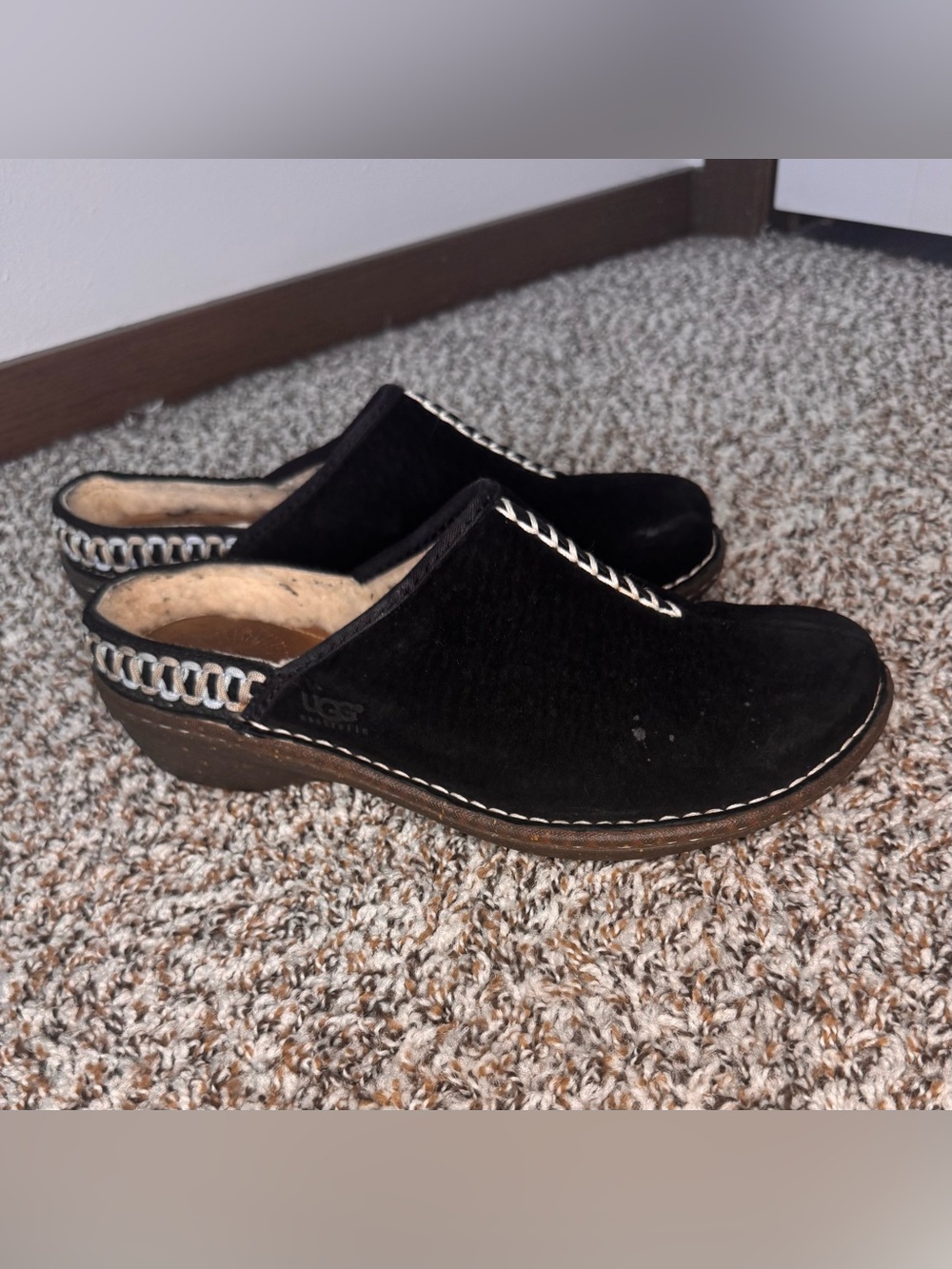UGG Australia Luci Women’s Size 8 Black Suede Wool Lined Slip On Mule Shoes